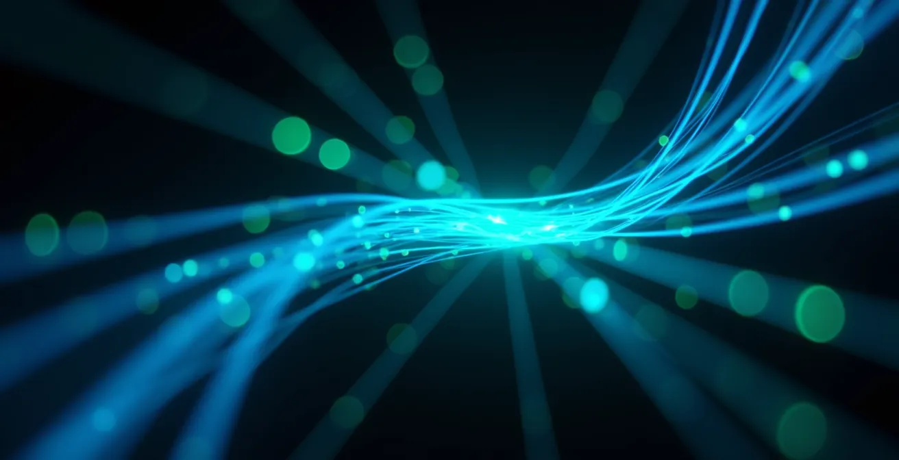 Abstrakte Visualisierung von Datenflüssen, dargestellt durch leuchtende Glasfaserkabel, die die Verbindung zwischen ERP- und Marketing-Systemen symbolisieren.